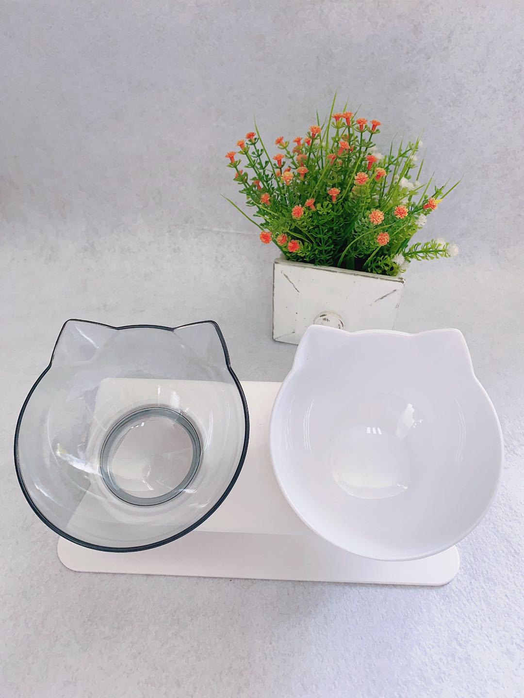 Elevated Cat Double Bowl Feeder – 15° Tilt, Cervical Spine Protection